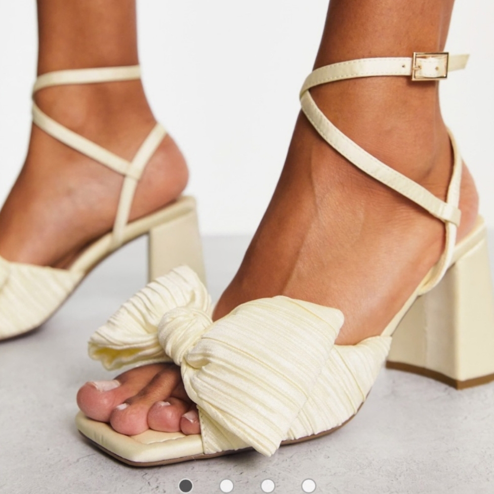 ASOS Cream Bow Block Heels - Picture 6 of 7